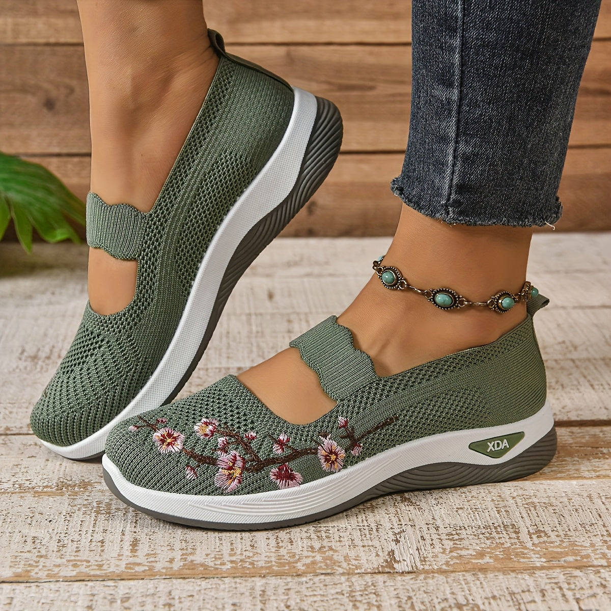 Women's slip-on mesh shoes