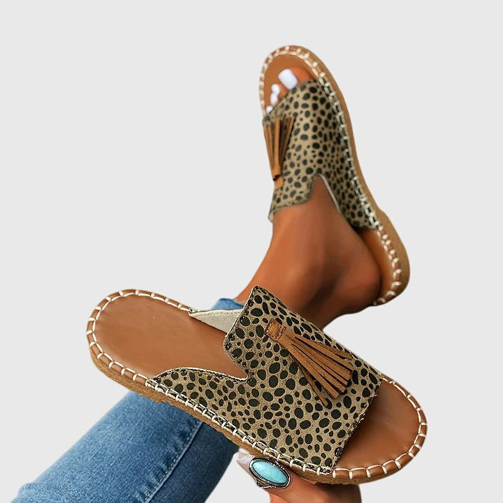 Casual low-heel sandals with fringes for women
