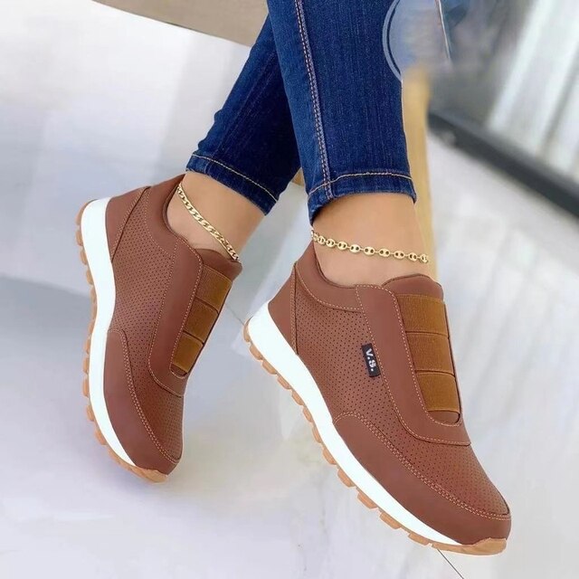 Casual women's sneakers
