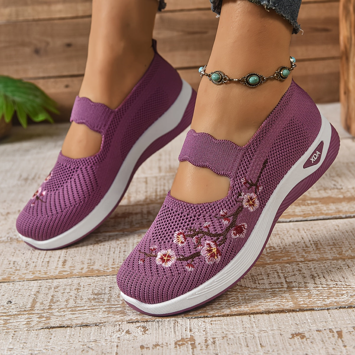 Women's slip-on mesh shoes
