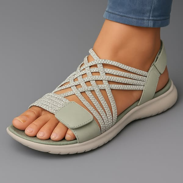 Lightweight sports sandals with straps for women
