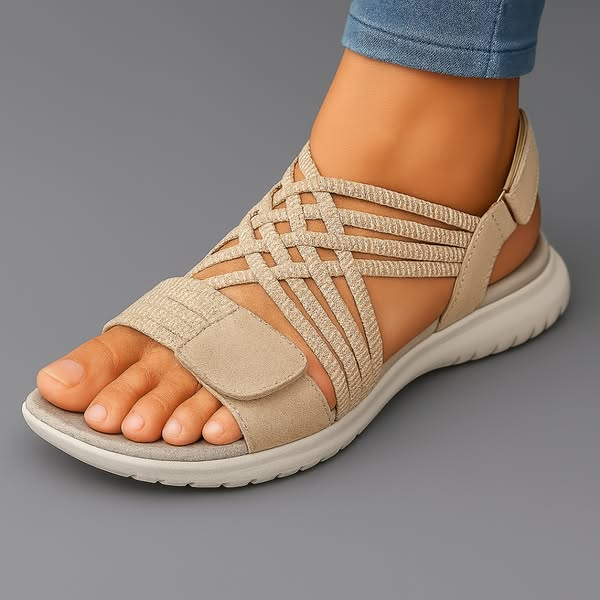 Lightweight sports sandals with straps for women