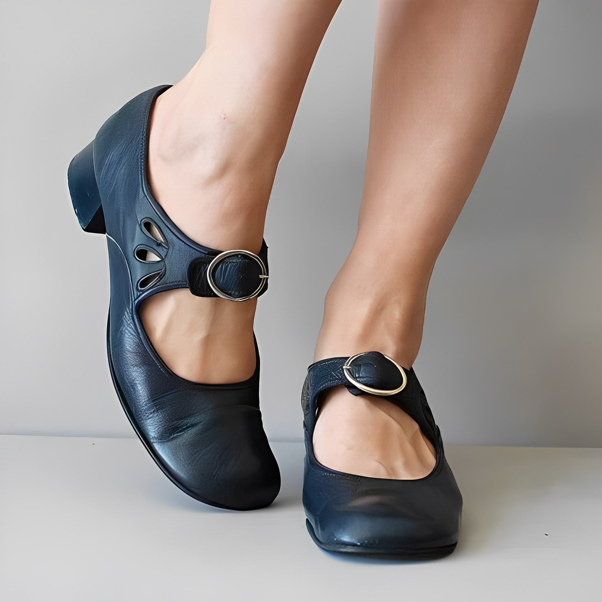 Low Shoes with Strap for Women