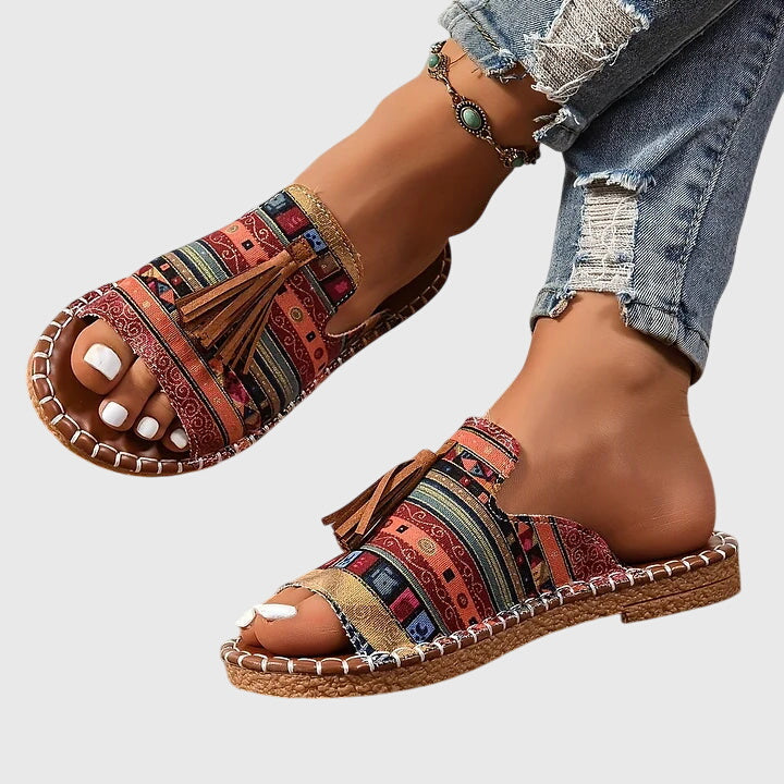 Casual low-heel sandals with fringes for women