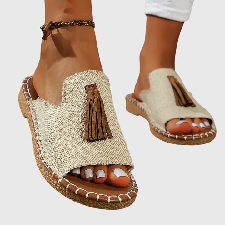 Casual low-heel sandals with fringes for women